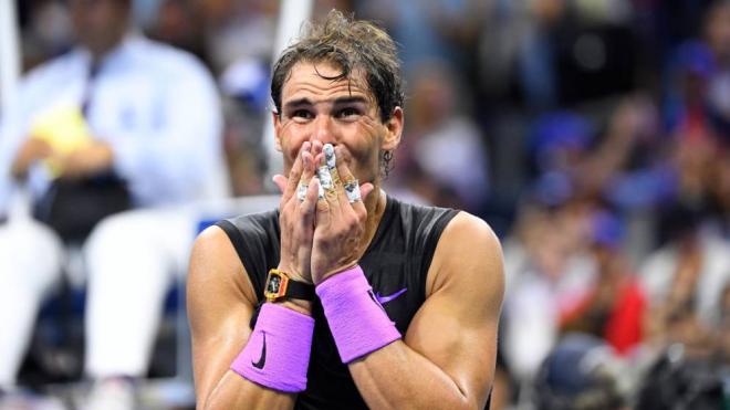 Rafa Nadal no pudo reprimir las lágrimas al ganar la final del US Open a Medvedev (Foto: EFE).