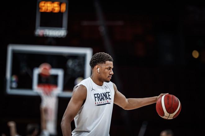 Toupane, en el calentamiento (Foto: FIBA).