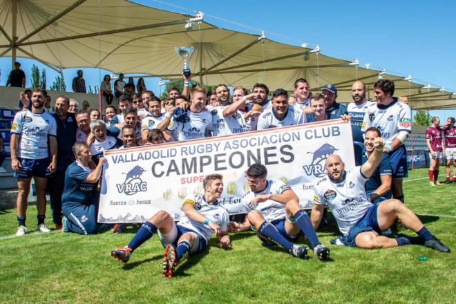 El VRAC Quesos Entrepinares levanta su octava Supercopa de España (Foto: Juan Carlos Rodríguez).