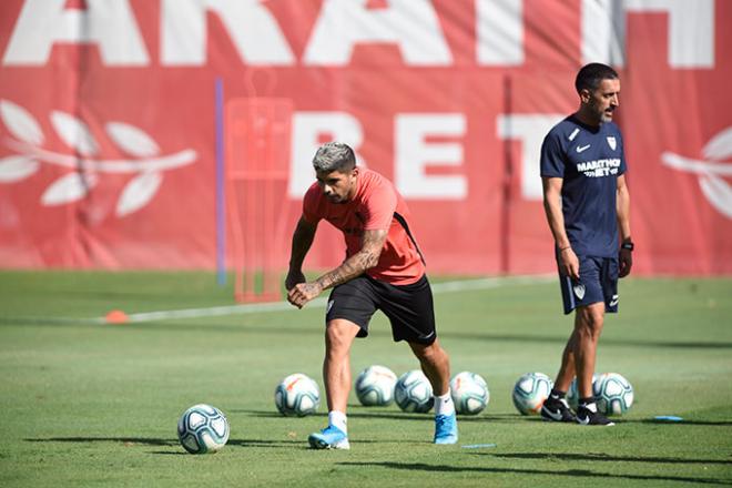 Ever Banega, en el entrenamiento (Foto: Kiko Hurtado).