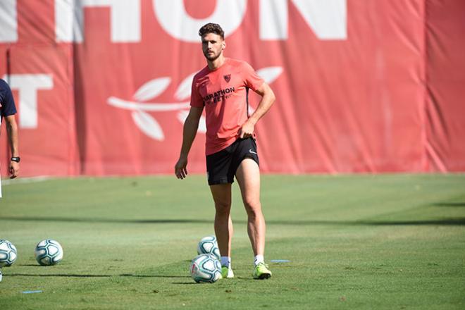 Sergi Gómez, durante un entrenamiento con el Sevilla (Foto: Kiko Hurtado).