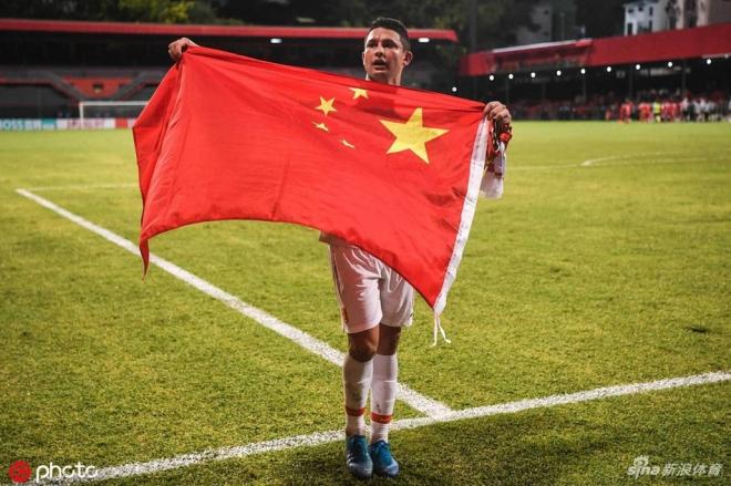 Elkeson celebra la victoria en su primer partido con China.