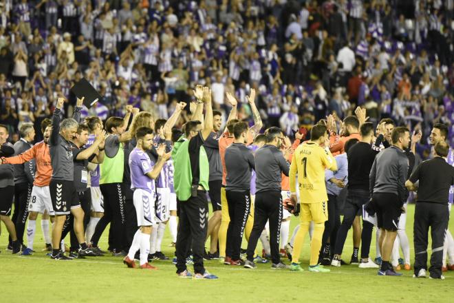 Los jugadores del Real Valladolid celebran la clasificación para el play off de ascenso (Foto: Andrés Domingo).