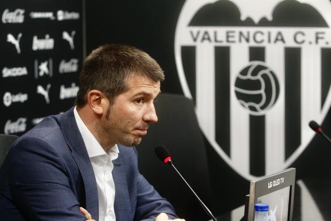 Presentación de Albert Celades como nuevo entrenador del Valencia CF (Foto: David González).