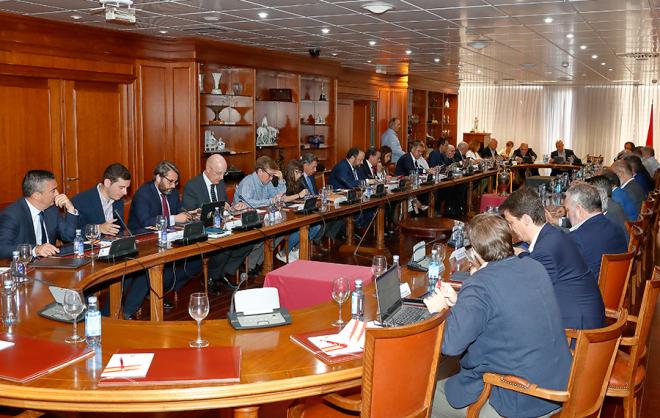 Reunión de la Junta Directiva de la RFEF en Las Rozas (Foto: RFEF).
