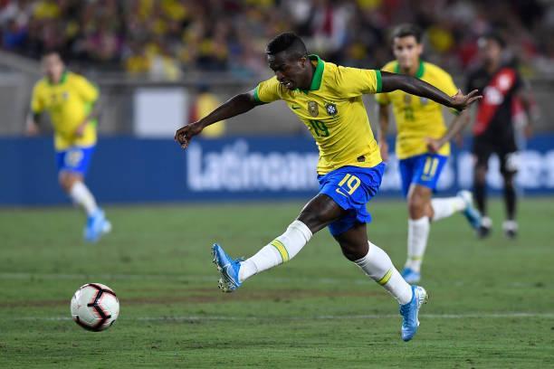 Vinícius vivirá en Qatar su primer Mundial con Brasil. (Foto: Twitter).