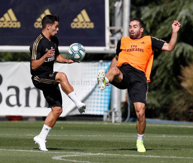 Brahim y Carvajal, durante un entrenamiento (Foto: Real Madrid).