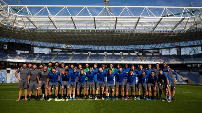 Los jugadores de la Real conocen ya el reformado Anoeta Reale Stadium (Foto: Real Sociedad).