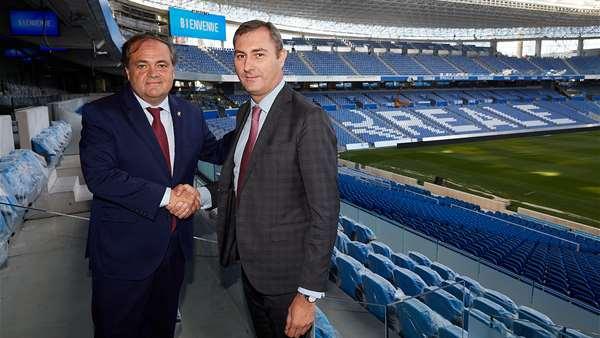 Jokin Aperribay, presidente de la Real Sociedad, e Ignacio Mariscal, CEO de Reale Seguros, en la presentación del Reale Arena (Foto: Real Sociedad).