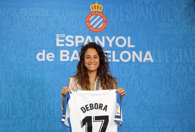 Débora presentada con el Espanyol (Foto: RCD Espanyol)
