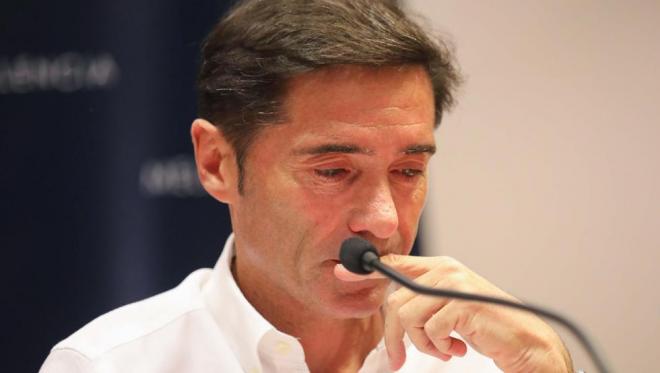 Marcelino llora en su despedida. (Foto: EFE)