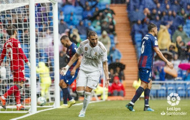 Benzema celebra uno de sus goles. (Foto: LaLiga)