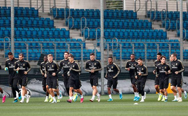 Los jugadores del Real Madrid se entrenan en Valdebebas.