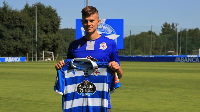 Samuele Longo en su presentación.