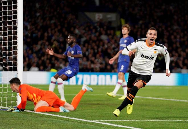 Rodrigo Moreno celebra su gol contra el Chelsea (Foto: EFE).