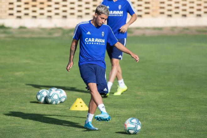 Luis Carbonell en un entrenamiento del Real Zaragoza (Foto: Daniel Marzo). 