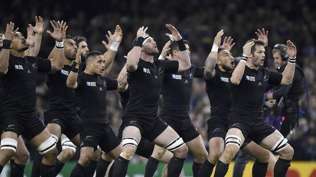 Los 'All Blacks', la selección de Rugby de Nueva Zelanda, haciendo su haka (Foto: EFE).