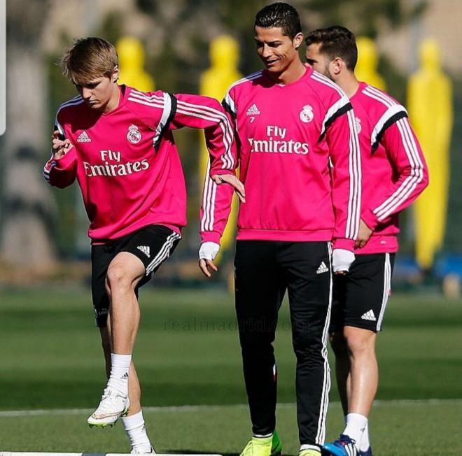 Odegaard se entrena con el Real Madrid ante la mirada de Cristiano Ronaldo (Foto: Instagram @Odegaard.98).