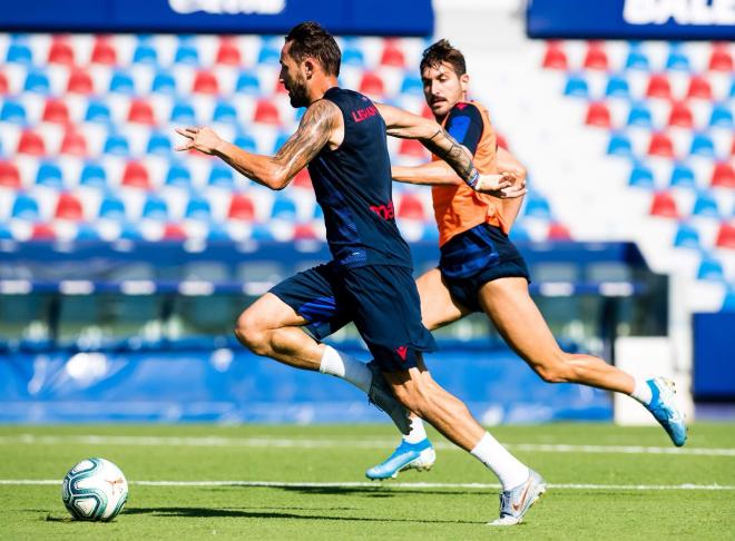 Morales y Campaña en el entrenamiento en el estadio Ciutat de Valencia (Foto: Levante UD).