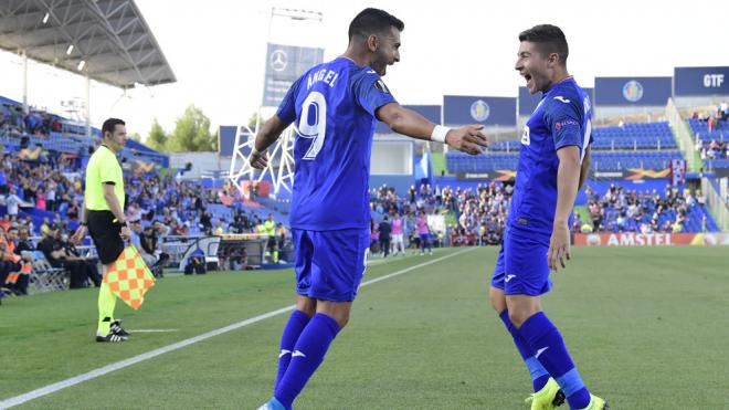 Ángel Rodríguez y Portillo celebran un gol del Getafe (Foto: UEFA).