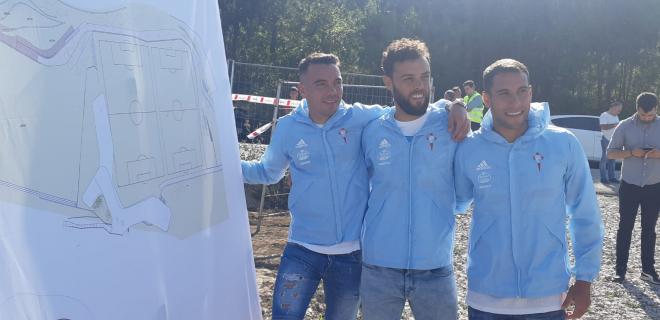 Aspas, Sergio Álvarez y Hugo Mallo, de visita en las obras de la ciudad deportiva.