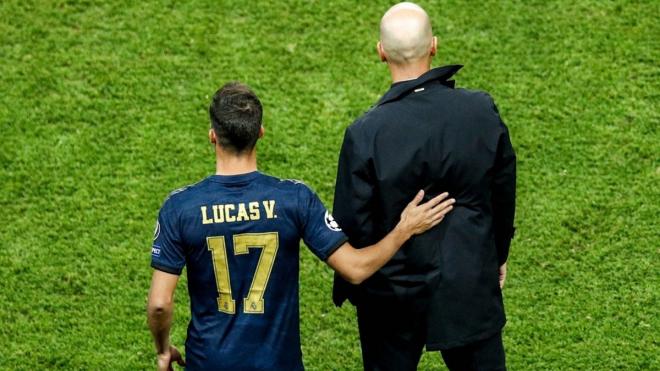 Lucas Vázquez, junto a Zinedine Zidane (Foto: EFE).