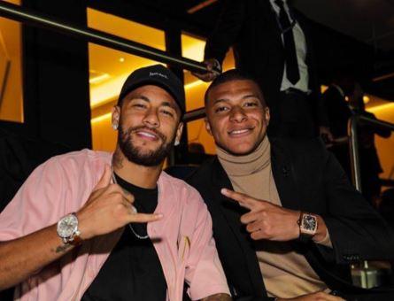 Neymar y Mbappé en el palco del PSG (Foto: Instagram).