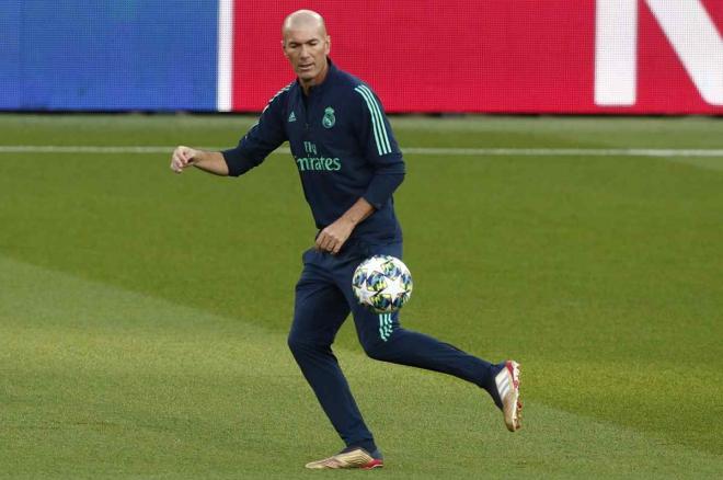 Zidane, durante un entrenamiento (Foto: EFE).