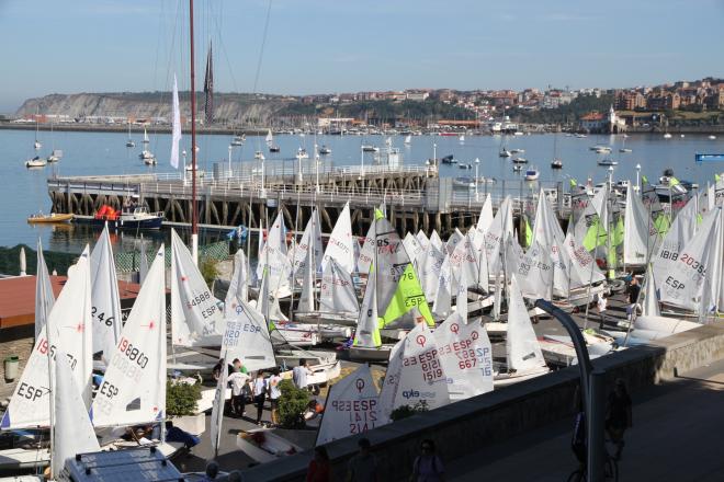 Más de 220 barcos han competido en el Trofeo Escuela de Vela José Luis de Ugarte-Fashion Outlet 2022 (Foto: RCMA-RSC).