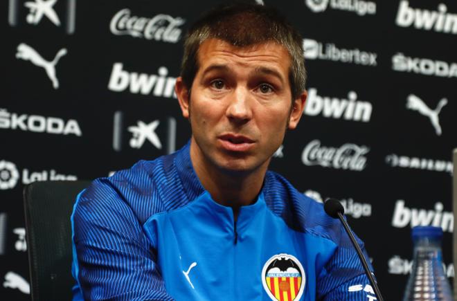 Albert Celades, durante la rueda de prensa previa al Valencia - Getafe (Foto: David González).