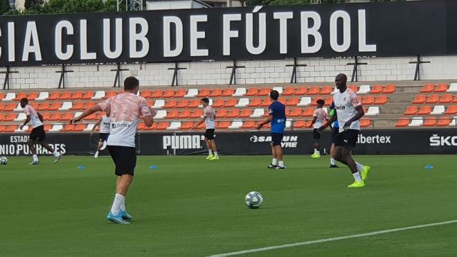 El Valencia CF ya entrena con el punto de mira en el Getafe