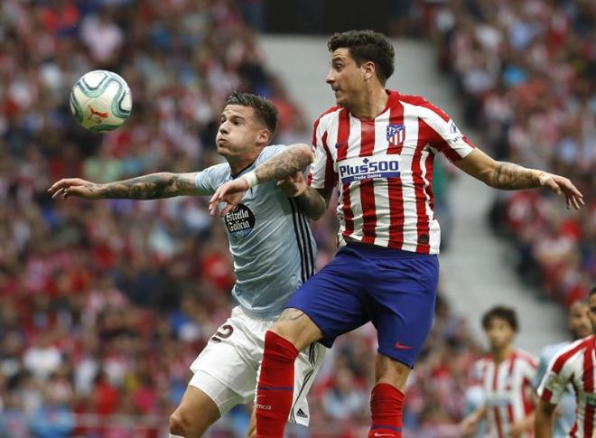 Giménez, en el duelo del Atlético de Madrid ante el Celta (Foto: EFE).