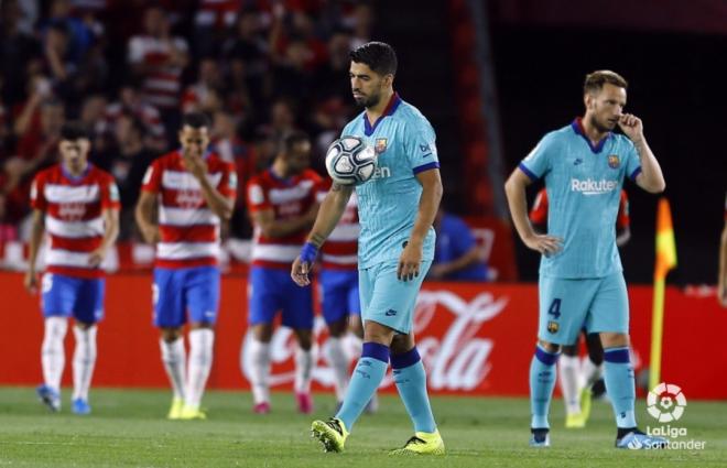Luis Suárez se lamenta tras el gol del Granada en el partido de LaLiga Santander (Foto: LaLiga Santander).