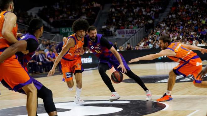 El Barça sufrió este sábado para clasificarse para la final de la Supercopa Endesa tras vencer por 71-65 a un Valencia Basket peleón.
