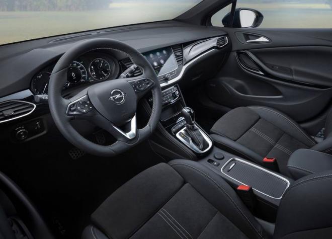 Opel Astra interior