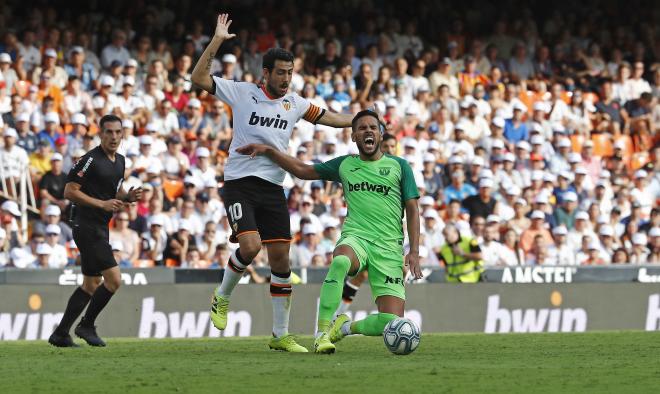 Pocos cambios se esperan en el posible once del Valencia CF. (Foto: David González)