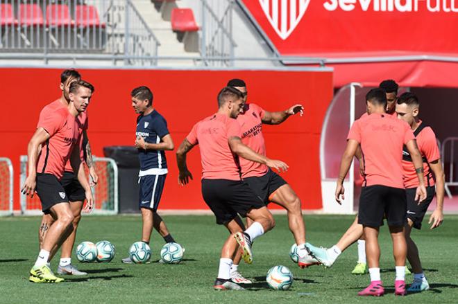 Entrenamiento del Sevilla FC: (Foto: Kiko Hurtado).