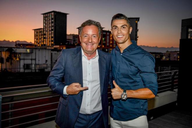 El presentador de televisión Piers Morgan, junto a Cristiano Ronaldo la pasada semana. (Foto: @piersmorgan).