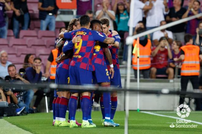 Los jugadores del Barcelona celebran un gol en el Camp Nou (Foto: LaLiga).