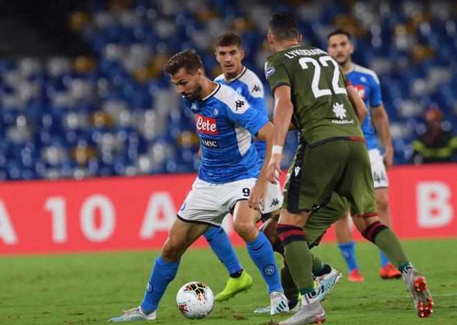 Fernando Llorente en acción ante el Cagliari (Foto: SSC Napoli).