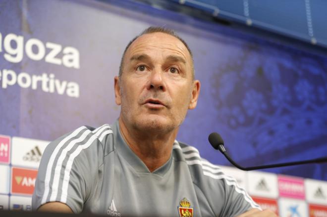 Víctor Fernández, en sala de prensa (Foto: Daniel Marzo).