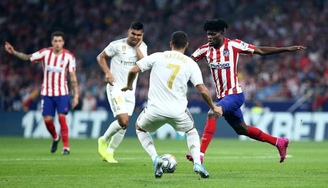 Thomas Partey, ante Hazard en el último Atlético de Madrid-Real Madrid (Foto: ATM).