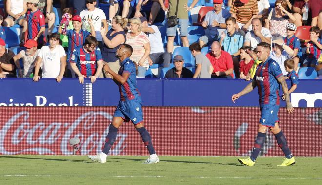 Hernani celebra su segundo gol como levantinista.