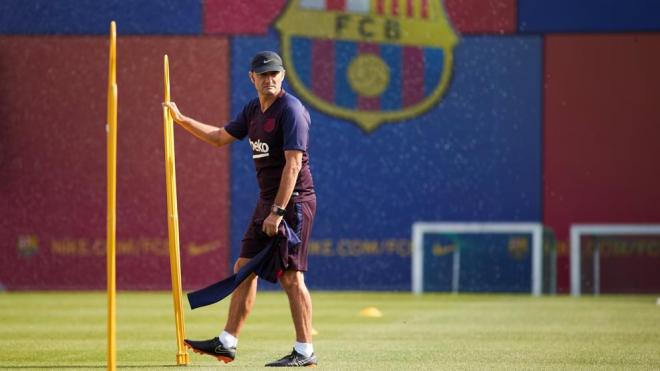 Ernesto Valverde, entrenador del FC Barcelona, durante un entrenamiento (Foto: EFE).
