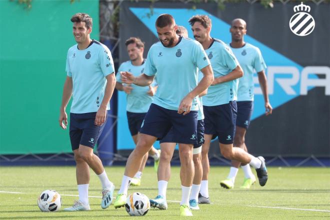 Los jugadores del Espanyol, en la sesión de este martes (Foto: RCDE).