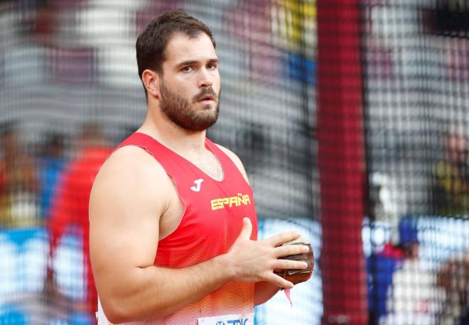 Javier Cienfuegos, durante las semifinales de lanzamiento de martillo en los Mundiales de atletismo en Doha.