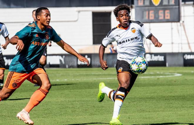 Nordin Musampa, a la izquierda, en el partido de esta tarde.