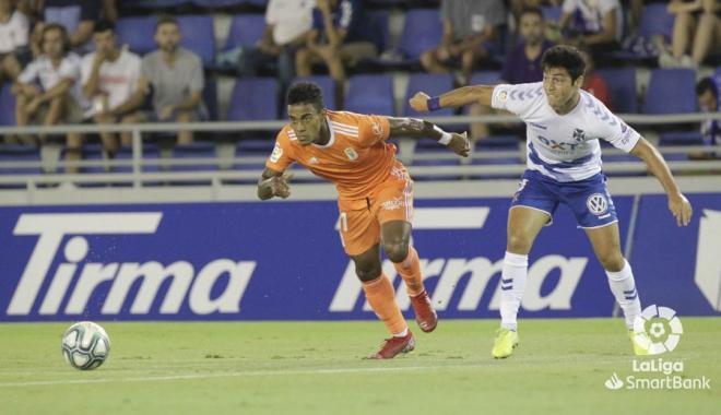 Bárcenas, en el Tenerife-Real Oviedo (Foto: LaLiga).