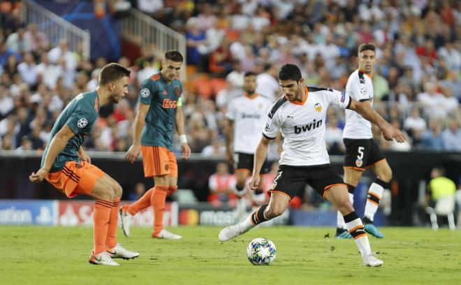 El último partido de Guedes con el Valencia fue ante el Ajax en Mestalla (Foto: David González).