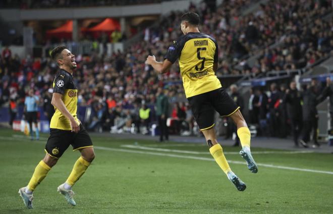 Achraf, celebrando su tanto con el Dortmund, el exequipo de Aubameyang, ante el Slavia (Foto: EFE).
